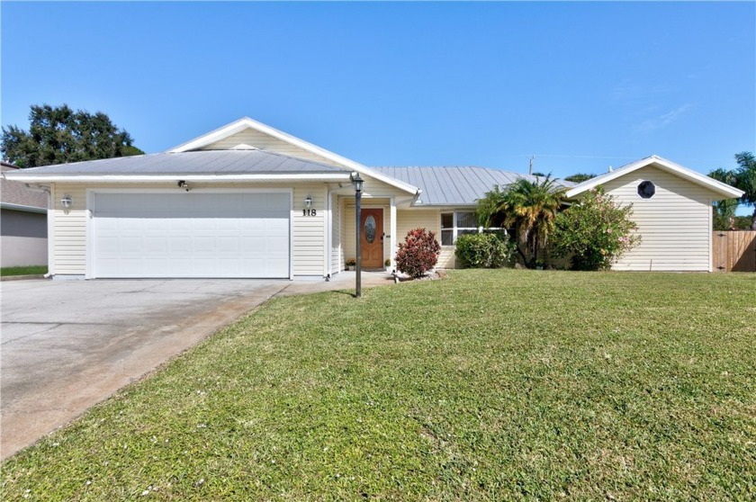 LIGHT BRIGHT & FULL of SUNLIGHT! This 3 bedroom,2 bath POOL HOME - Beach Home for sale in Sebastian, Florida on Beachhouse.com