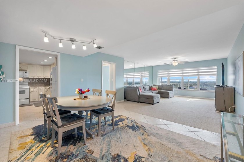 Beautiful condo in the desirable Country Club Towers community - Beach Condo for sale in Coral Springs, Florida on Beachhouse.com