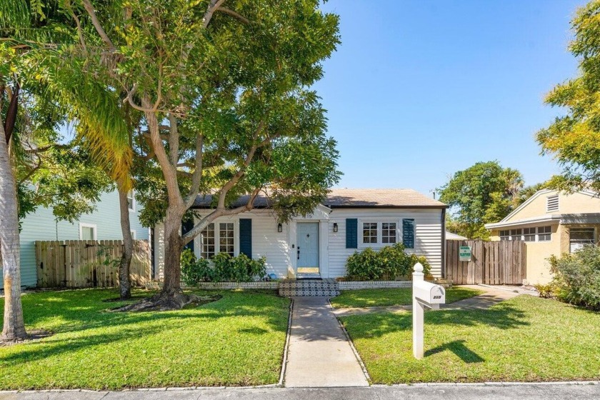 Welcome to Paradise on Palmway.  Located in the heart of - Beach Home for sale in Lake Worth Beach, Florida on Beachhouse.com
