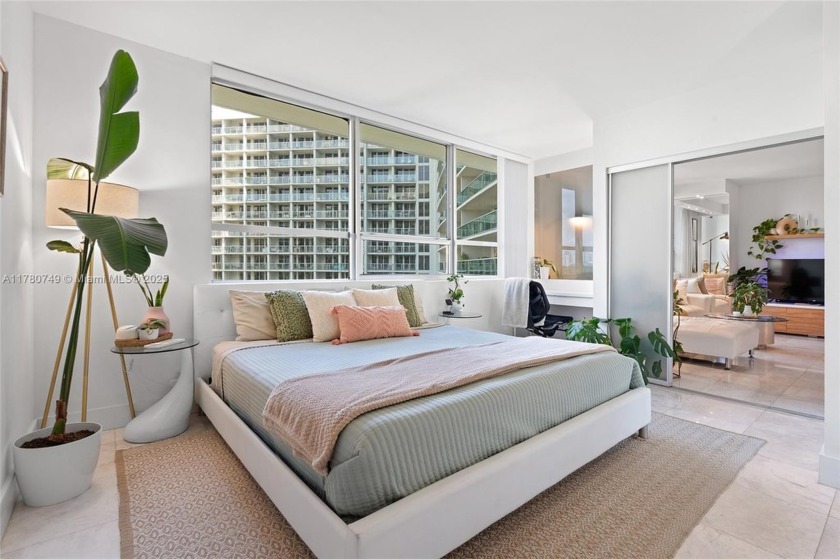 This is a must-see 2/2, priced to sell, with beautiful luxury - Beach Condo for sale in Miami Beach, Florida on Beachhouse.com