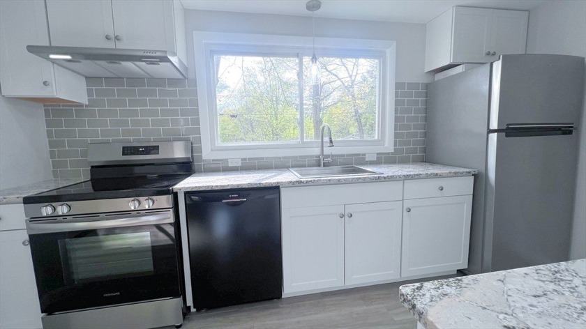 **TURNKEY & MOVE-IN READY!** This beautifully renovated - Beach Home for sale in Hampton, New Hampshire on Beachhouse.com