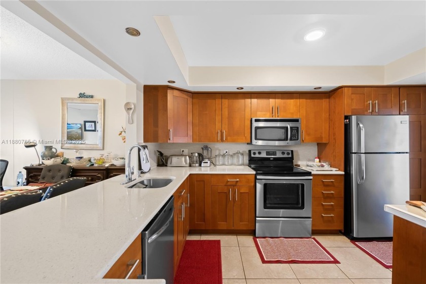 Welcome to this inviting 55+ community, located just 20 minutes - Beach Condo for sale in Lauderdale Lakes, Florida on Beachhouse.com