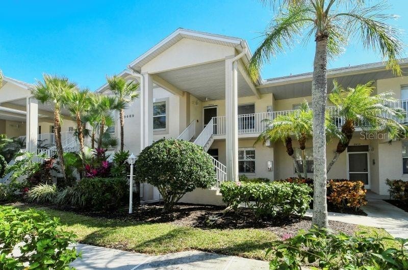 Look at this Beauty ! This end unit condo in the Arbor Greens - Beach Condo for sale in Sarasota, Florida on Beachhouse.com