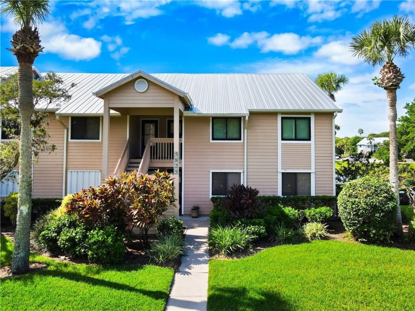 First floor unit with a lake view. 42* kitchen cabinets, granite - Beach Home for sale in Sebastian, Florida on Beachhouse.com