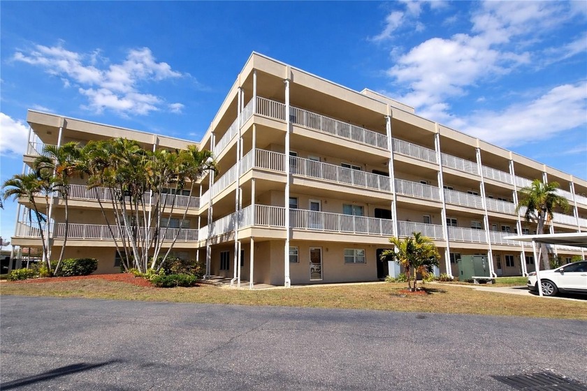 WOW... New Price!!!  Opportunities like this don't come along - Beach Condo for sale in St. Petersburg, Florida on Beachhouse.com