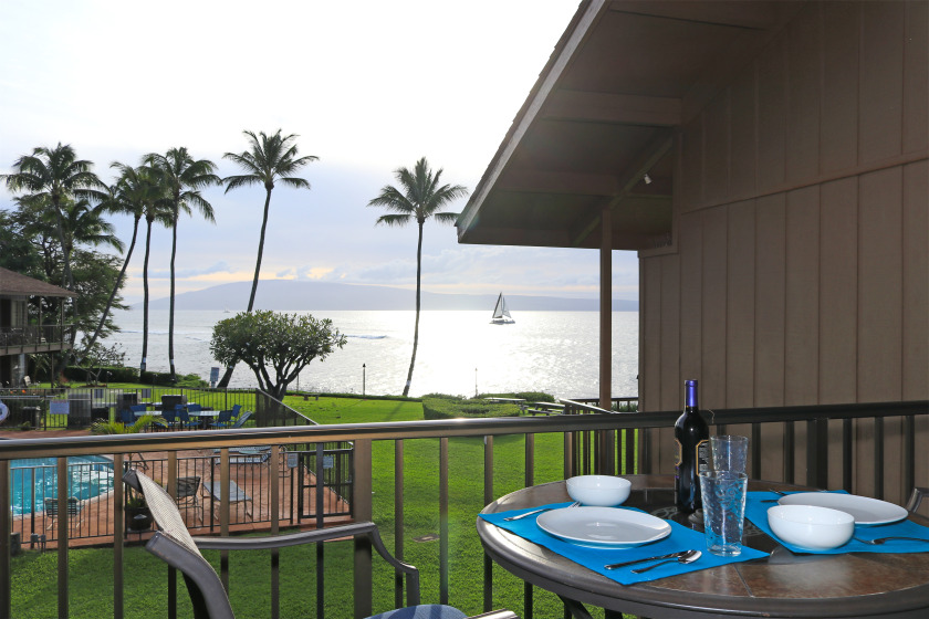 Breakfast, Lunch and Dinner with a view - Beach Vacation Rentals in Lahaina, Hawaii on Beachhouse.com