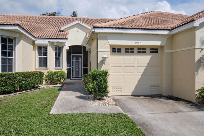 3 bedroom 2 bath attached villa in Lexington Country Club's Lake - Beach Home for sale in Fort Myers, Florida on Beachhouse.com