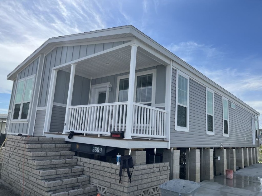 Home For Sale in Punta Gorda - Beach Home for sale in Punta Gorda, Florida on Beachhouse.com