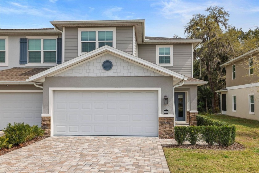 Welcome to this BEAUTIFUL, AIRY AND BRIGHT townhome that is only - Beach Townhome/Townhouse for sale in New Port Richey, Florida on Beachhouse.com