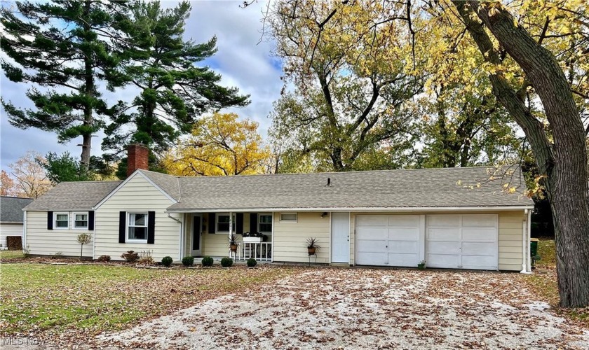 Welcome to this beautifully renovated ranch home! This 3 bedroom - Beach Home for sale in Mentor, Ohio on Beachhouse.com