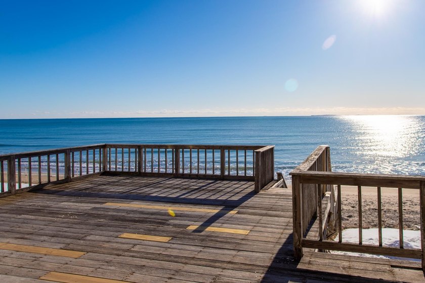 Rye's Wallis Sands Beachfront! This rare waterfront beach house - Beach Home for sale in Rye, New Hampshire on Beachhouse.com
