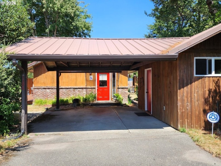 Charming 2 Bedroom home near Ocean Beaches! Just a short stroll - Beach Home for sale in Port Orford, Oregon on Beachhouse.com