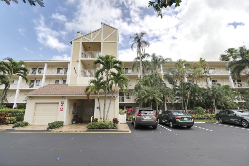 Wow! This is the most beautiful unit in the Community! Located - Beach Condo for sale in Delray Beach, Florida on Beachhouse.com