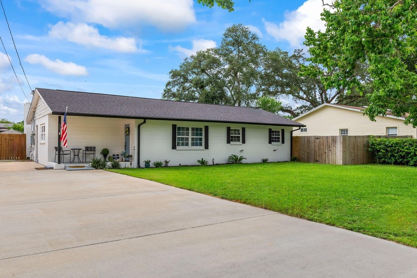 VA 5.25% ASSUMABLE LOAN AVAILABLE! RENOVATED POOL home minutes - Beach Home for sale in Fort Walton Beach, Florida on Beachhouse.com