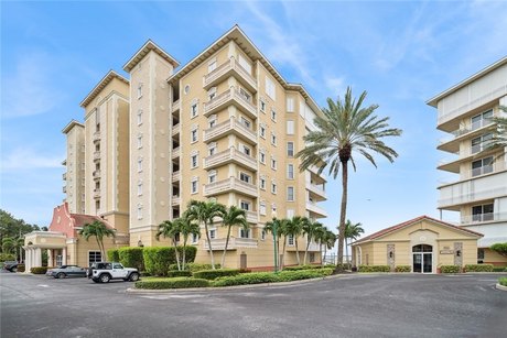 Fabulous Penthouse Condo with Picturesque Views. 3 beds, 3.5 - Beach Home for sale in Palm Bay, Florida on Beachhouse.com