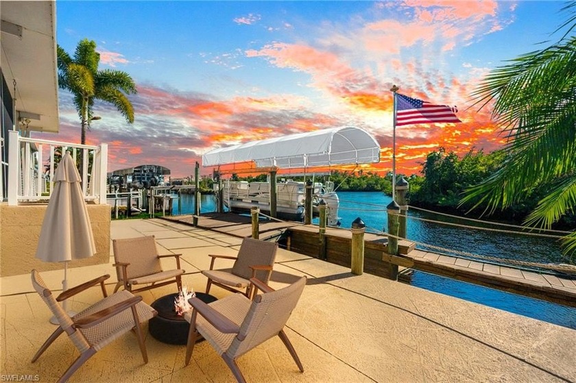 Wake up every day to breathtaking, million-dollar river views in - Beach Home for sale in Fort Myers, Florida on Beachhouse.com