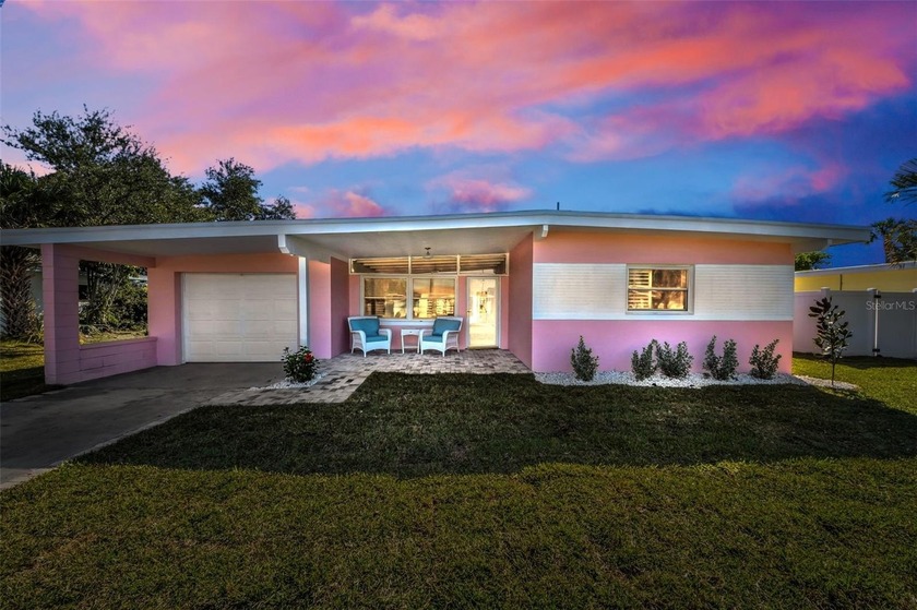 Welcome to this charming 2-bedroom, 2bath home in the heart of - Beach Home for sale in ST Pete Beach, Florida on Beachhouse.com