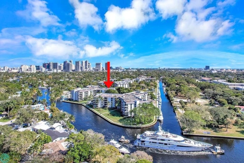 VERY DESIRABLE VIEW OVERLOOKING SPARKLING POOL, PATIO, BARBEQUES - Beach Condo for sale in Fort Lauderdale, Florida on Beachhouse.com