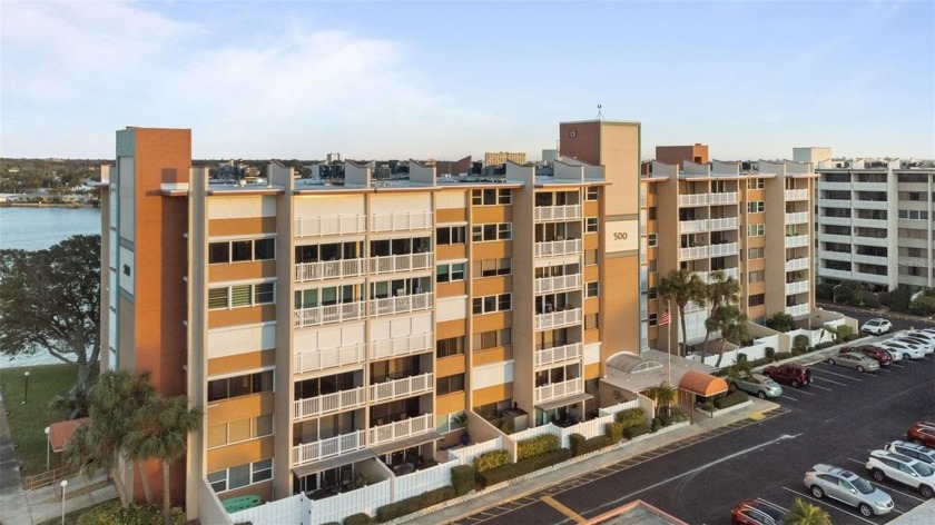Looking for a Pristine Luxurious Penthouse Condo in Treasure - Beach Condo for sale in Treasure Island, Florida on Beachhouse.com