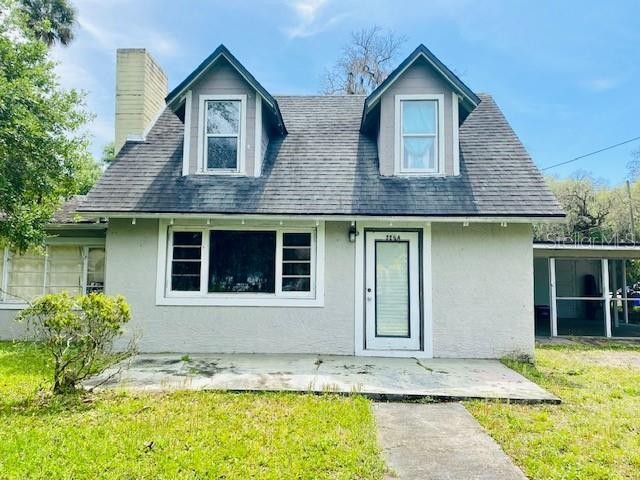 INVESTMENT OPPORTUNITY! Duplex with additional living space on - Beach Home for sale in Edgewater, Florida on Beachhouse.com