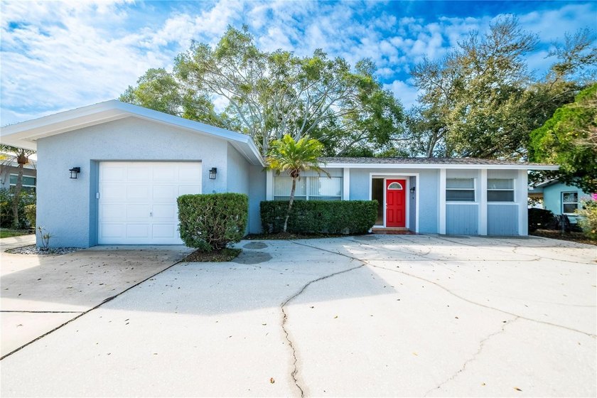 Well-maintained and easy-to-care-for home located in a high and - Beach Home for sale in Seminole, Florida on Beachhouse.com