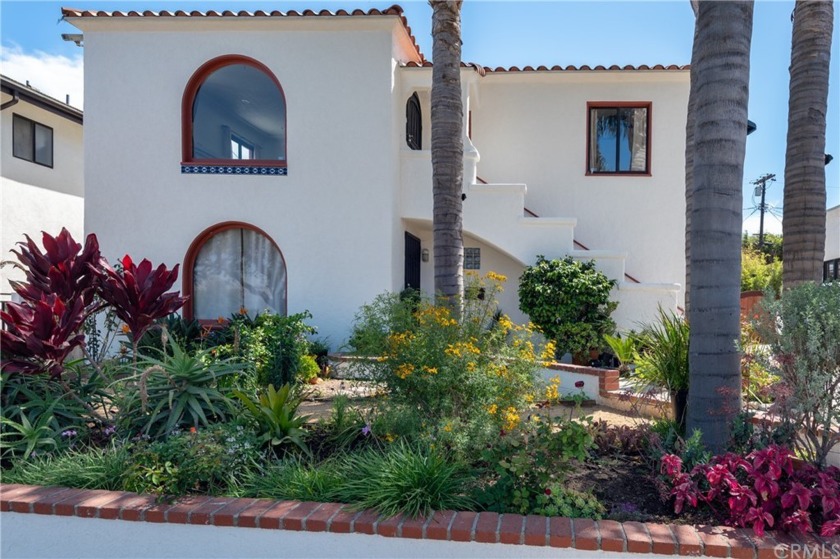 Stylish Spanish duplex nestled amongst picture perfect - Beach Home for sale in San Pedro, California on Beachhouse.com