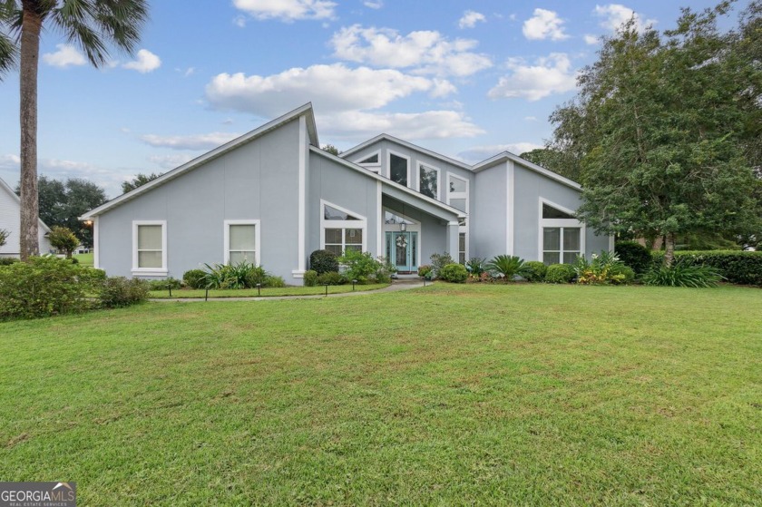 Striking modern home on the 6th green in the gated community of - Beach Home for sale in Saint Marys, Georgia on Beachhouse.com