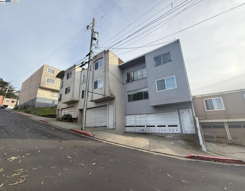 Discover 56 Edgewood Ct, a captivating fourplex in the heart of - Beach Townhome/Townhouse for sale in Daly City, California on Beachhouse.com