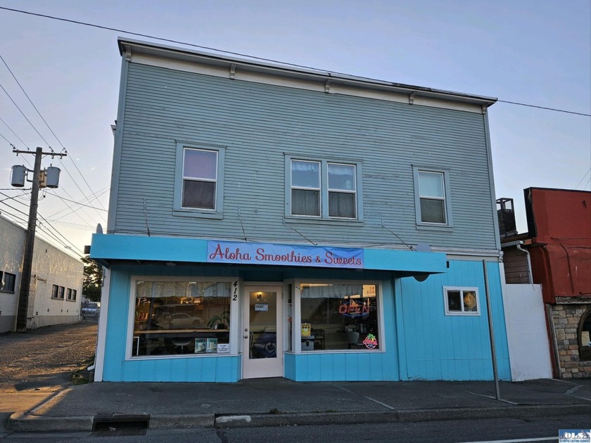 MULTI-FAMILY AND COMMERCIAL BUILDING. Four residential units and - Beach Commercial for sale in Port Angeles, Washington on Beachhouse.com