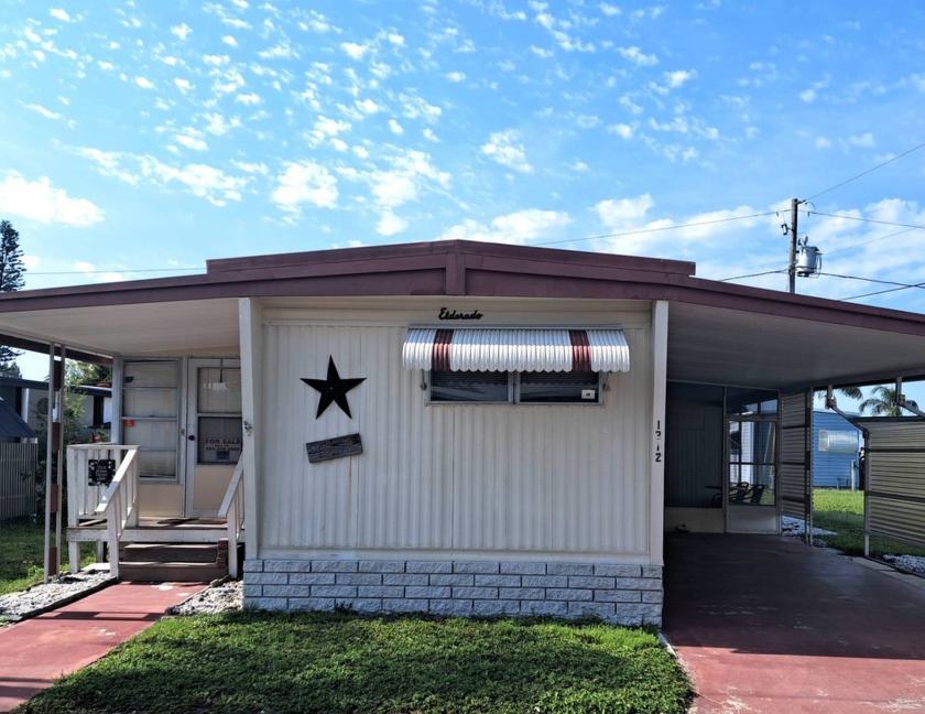 This 2 Bedroom, 1.5 Bath mobile home is priced to sell and - Beach Home for sale in Clearwater, Florida on Beachhouse.com