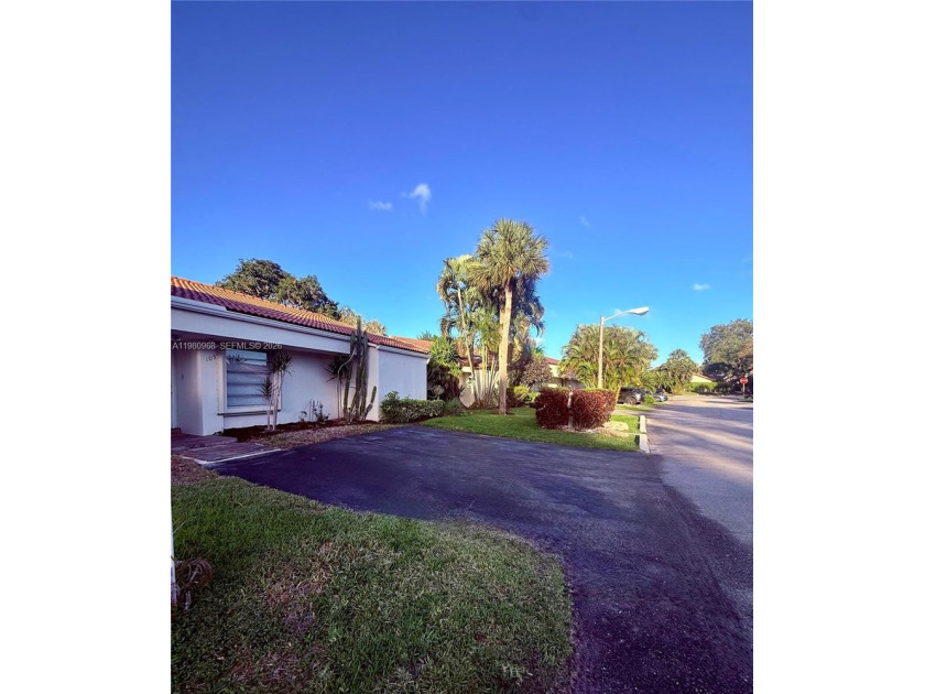Welcome to this charming 2 beds, 2 baths plus a Den that can be - Beach Home for sale in Boca Raton, Florida on Beachhouse.com