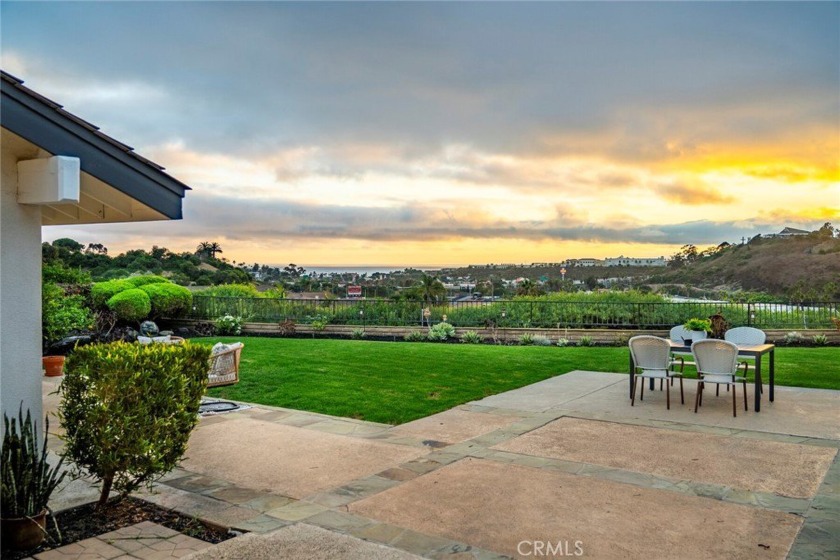 Sited on a remarkably private lot that counts itself among the - Beach Home for sale in San Clemente, California on Beachhouse.com