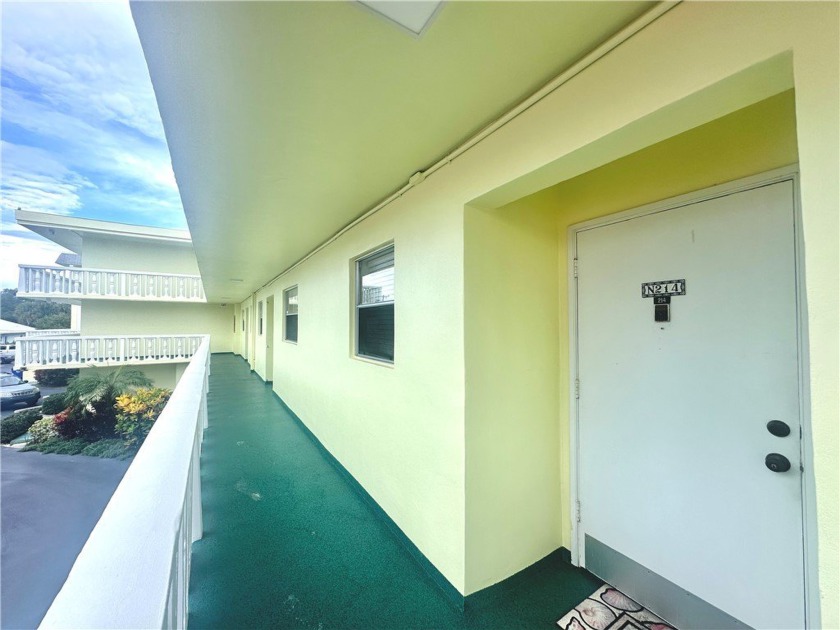 Beautifully updated 2-bed, 2-bath condo located in a desirable - Beach Home for sale in Vero Beach, Florida on Beachhouse.com