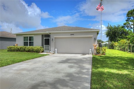 This impressive and spacious 4-bedroom home features both a - Beach Home for sale in Vero Beach, Florida on Beachhouse.com