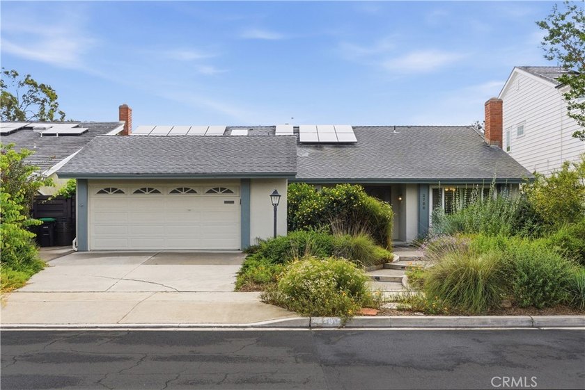 Located on an exceptional culdesac in the highly desirable Upper - Beach Home for sale in Costa Mesa, California on Beachhouse.com