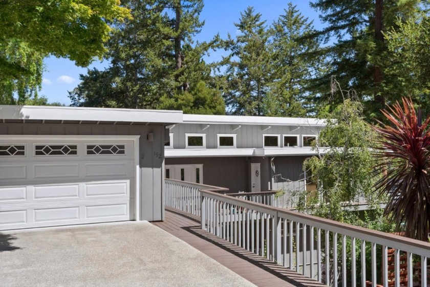 Sunny, light filled, spacious retreat in coveted Rolling Woods! - Beach Home for sale in Santa Cruz, California on Beachhouse.com