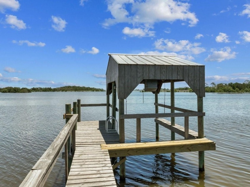 MOTIVATED SELLER for this TOP-OF-THE-LINE HOME on 1.66 - Beach Home for sale in Cedar Key, Florida on Beachhouse.com