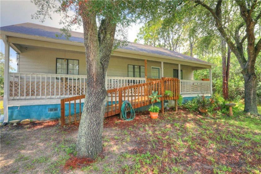 Adorable 3 bedroom, 2 bath home with a charming large front - Beach Home for sale in Vero Beach, Florida on Beachhouse.com