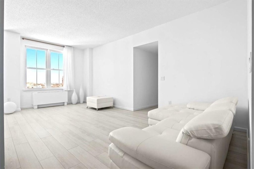 This luxurious 2-bedroom, 2-bathroom penthouse condo offers the - Beach Condo for sale in Brooklyn, New York on Beachhouse.com