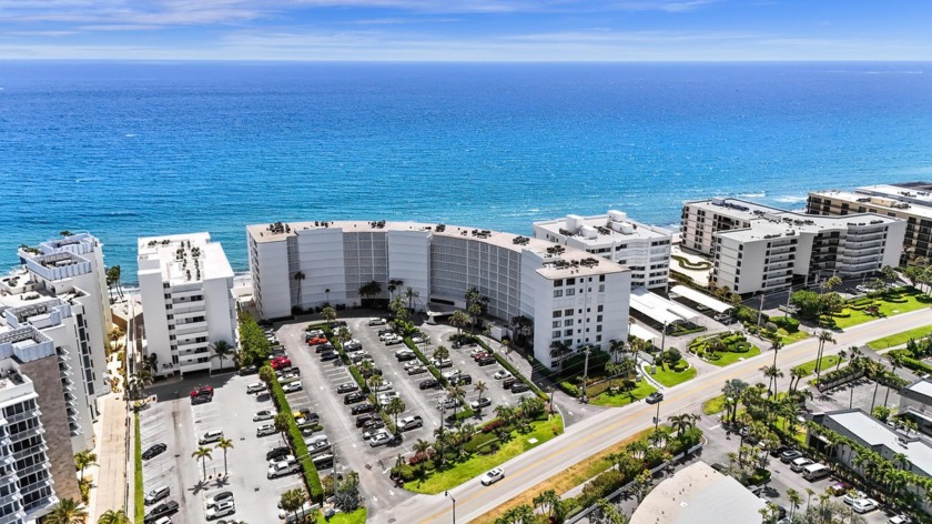 Beautifully Remodeled Beachfront Residence, Furnished and - Beach Condo for sale in South Palm Beach, Florida on Beachhouse.com