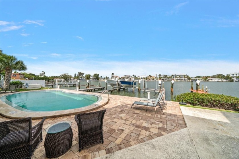 Stunning Waterfront Townhome with Dock. Discover your slice of - Beach Townhome/Townhouse for sale in Indian Rocks Beach, Florida on Beachhouse.com