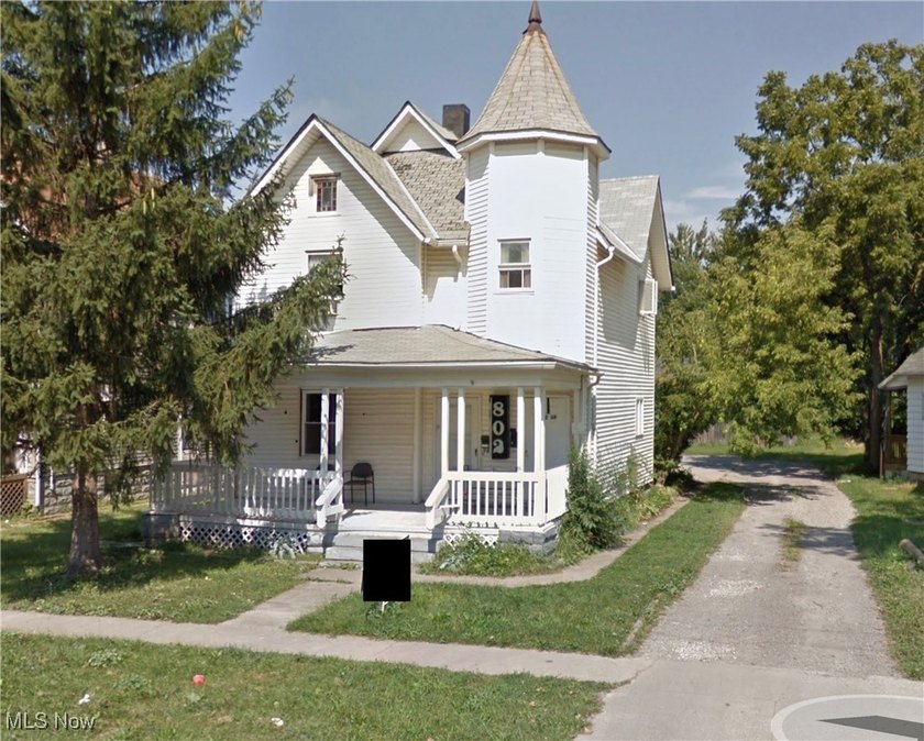 California investors are used to $800K+ properties that barely - Beach Home for sale in Lorain, Ohio on Beachhouse.com