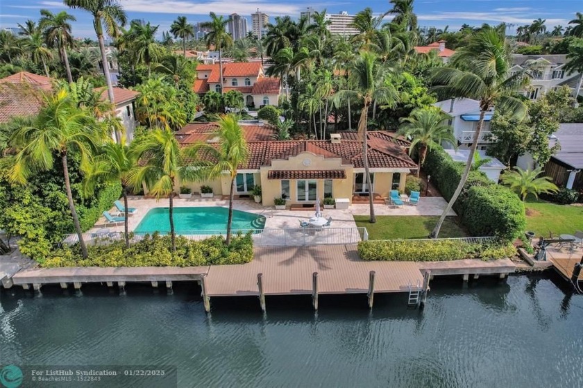 Welcome to this fabulous waterfront home with old-school Florida - Beach Home for sale in Fort Lauderdale, Florida on Beachhouse.com