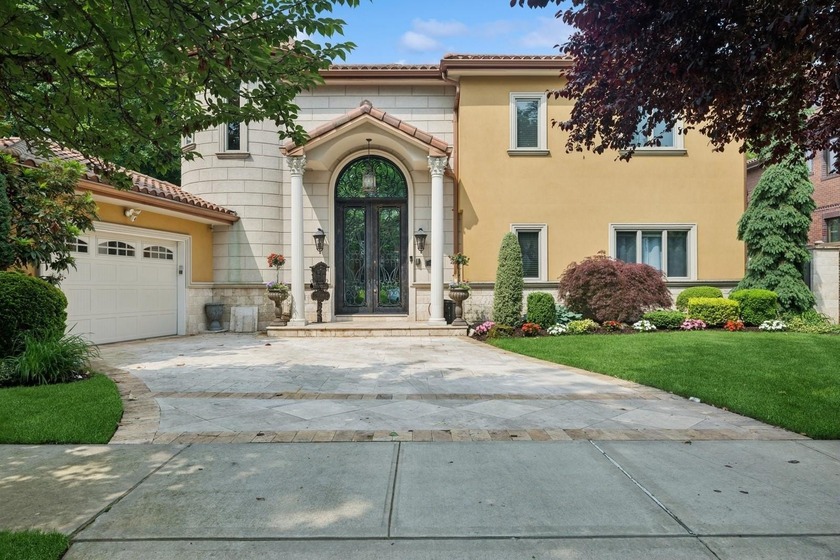 Unparalleled Quality & Elegance converge at this site. Nestled - Beach Home for sale in Bayside, New York on Beachhouse.com