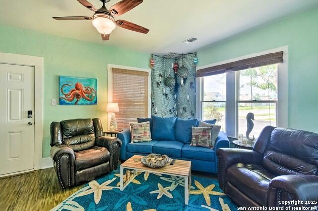 *Dueno-A-Dueno**Only 2 minutes from Beach** - Selling with Owner - Beach Home for sale in Galveston, Texas on Beachhouse.com