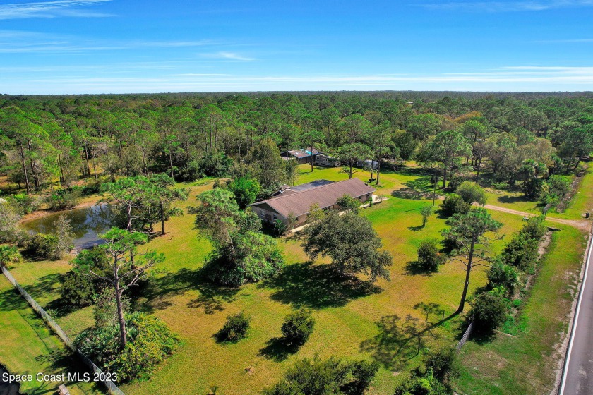 Welcome to your equestrian dream retreat nestled on 2.23 acres - Beach Home for sale in Malabar, Florida on Beachhouse.com