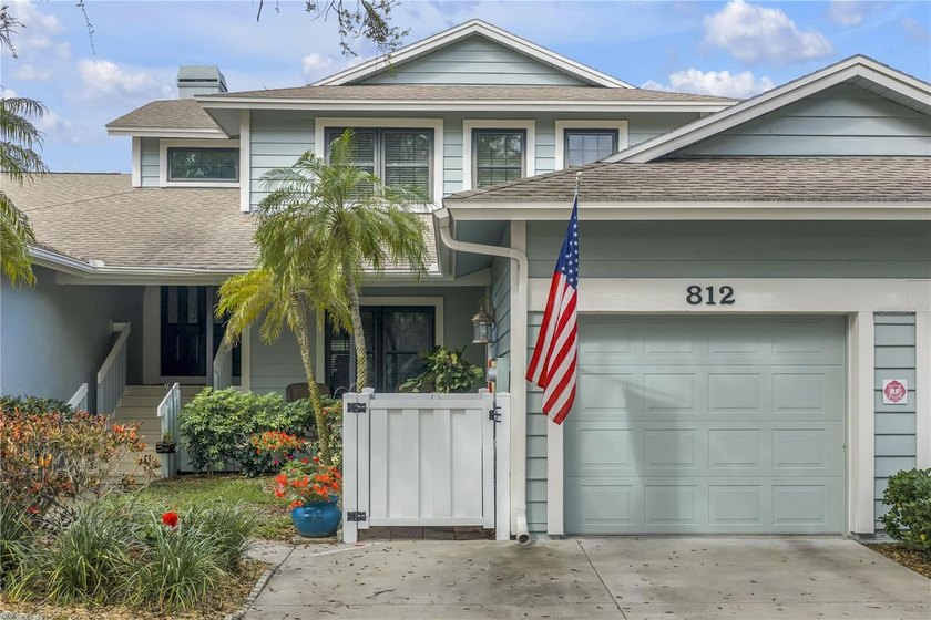 Beautifully maintained lakefront home offering 3 bedrooms, 3 - Beach Townhome/Townhouse for sale in St. Petersburg, Florida on Beachhouse.com