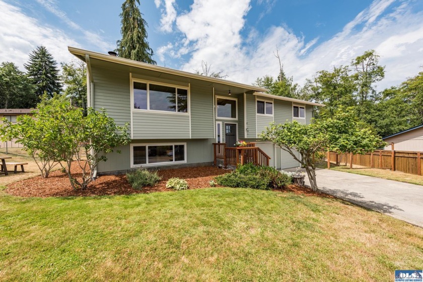 You will love this move-in ready home, conveniently located near - Beach Home for sale in Port Angeles, Washington on Beachhouse.com