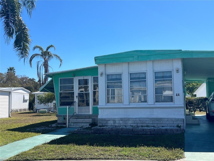 Welcome to beautiful Lake Highlander Mobile Home Park in - Beach Home for sale in Dunedin, Florida on Beachhouse.com