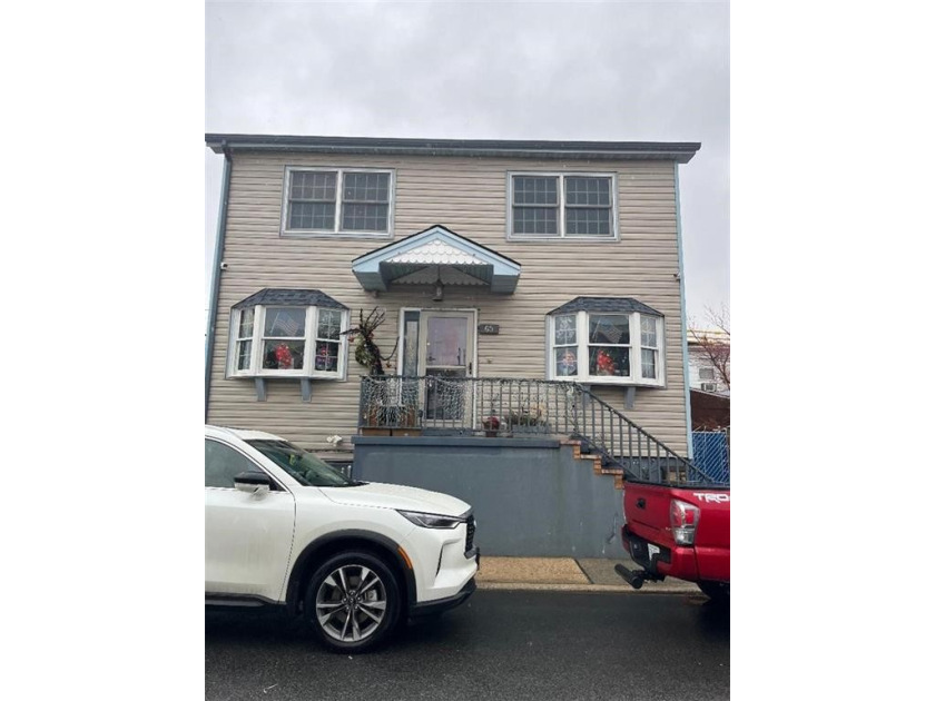 Gerritsen Beach:    New Section!  Double Lot!   Just move into - Beach Home for sale in Brooklyn, New York on Beachhouse.com